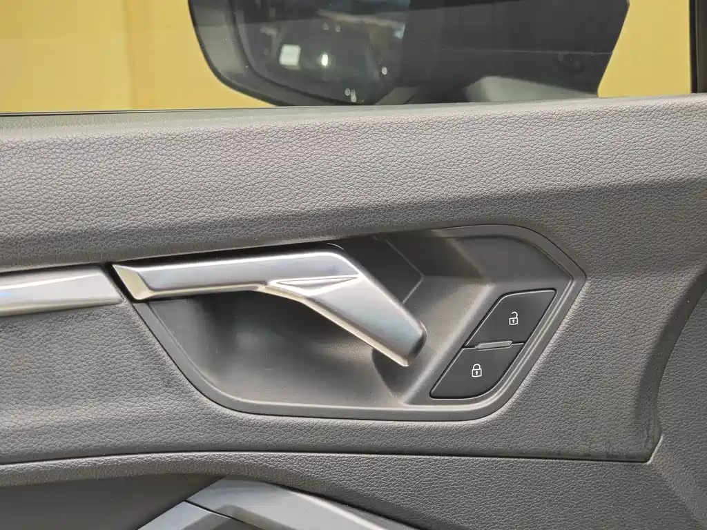 Audi Q3 Sportback 2021 — фото 9
