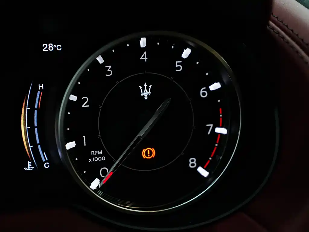 Maserati Levante 2021 — фото 26