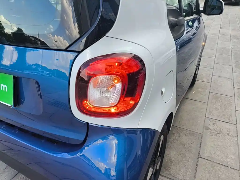 smart fortwo 2019 — фото 8