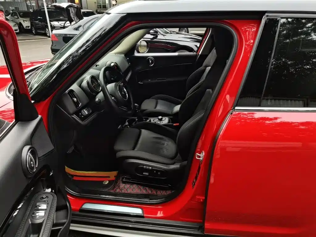 MINI Countryman 2018 — фото 15