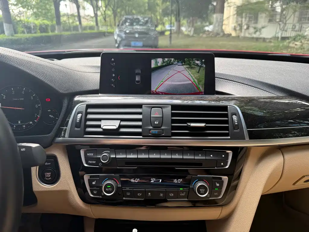 BMW 3 Series GT 2018 — фото 28