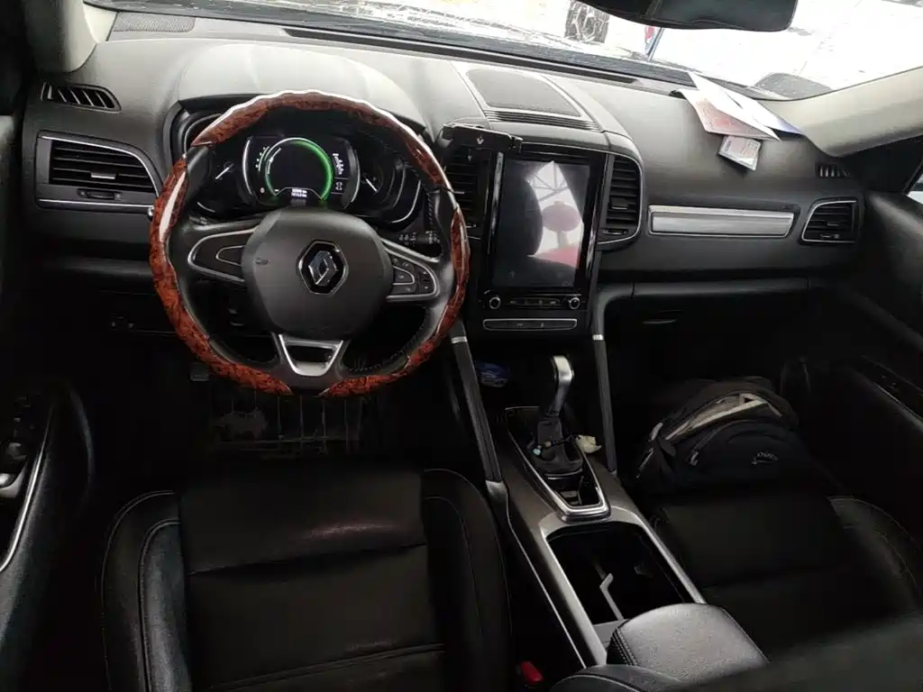 Renault Koleos 2018 — фото 10