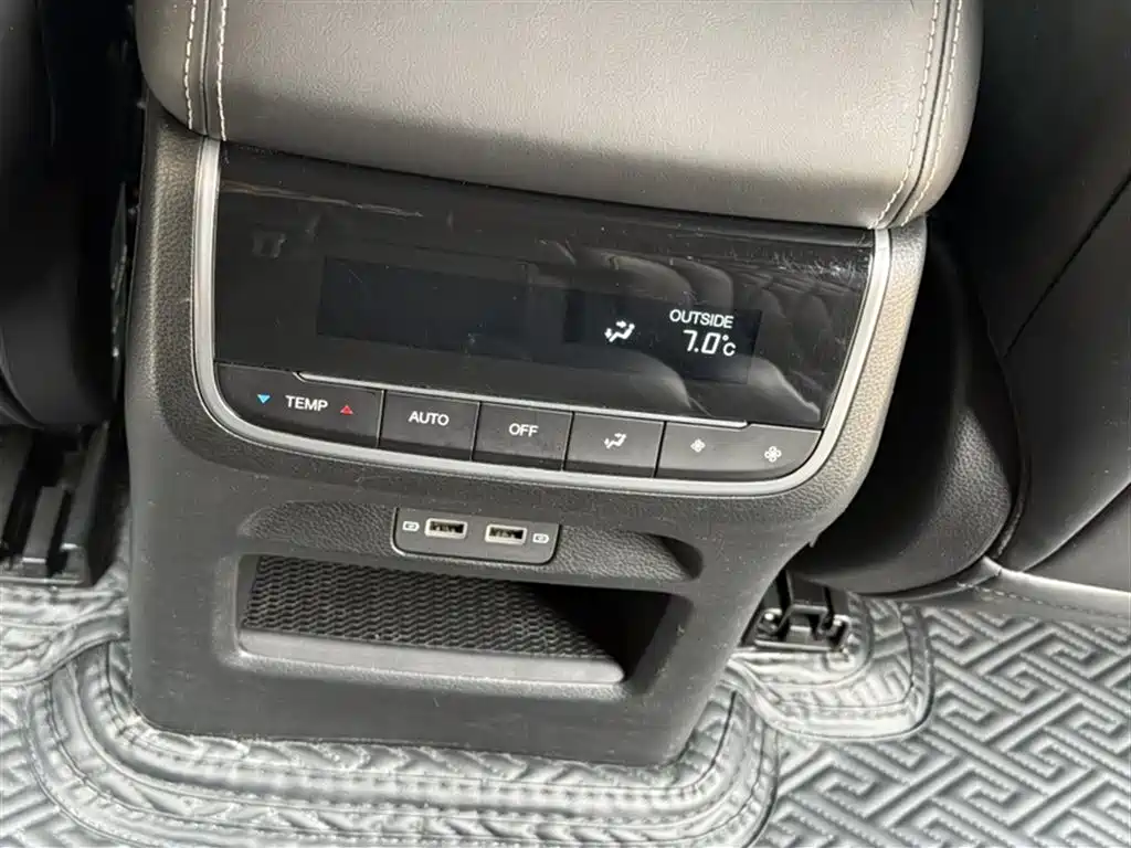 GAC Motor Trumpchi GS8 2022 — фото 15