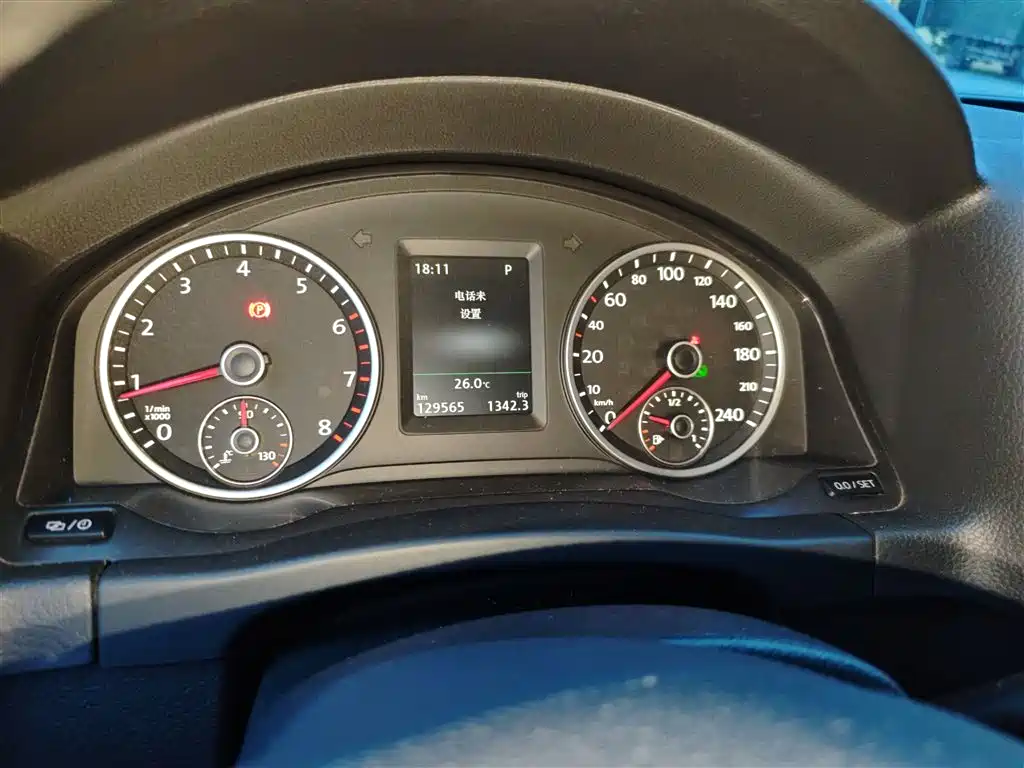 Volkswagen Tiguan 2015 — фото 12
