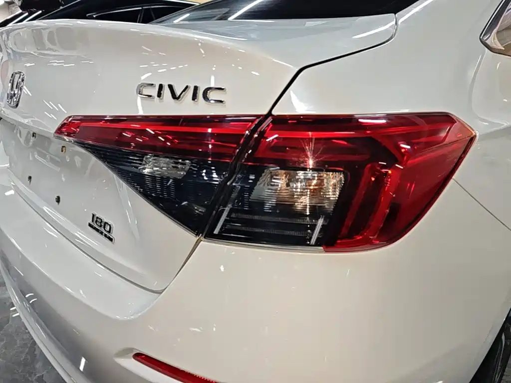 Honda Civic 2021 — фото 8