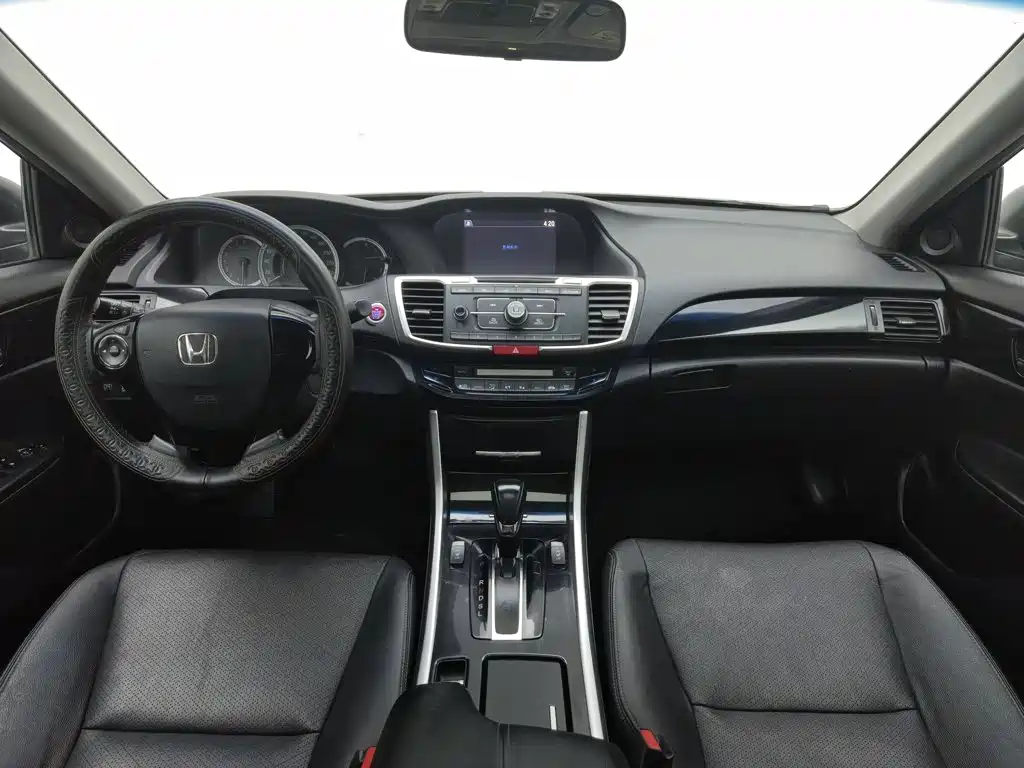 Honda Accord 2018 — фото 5