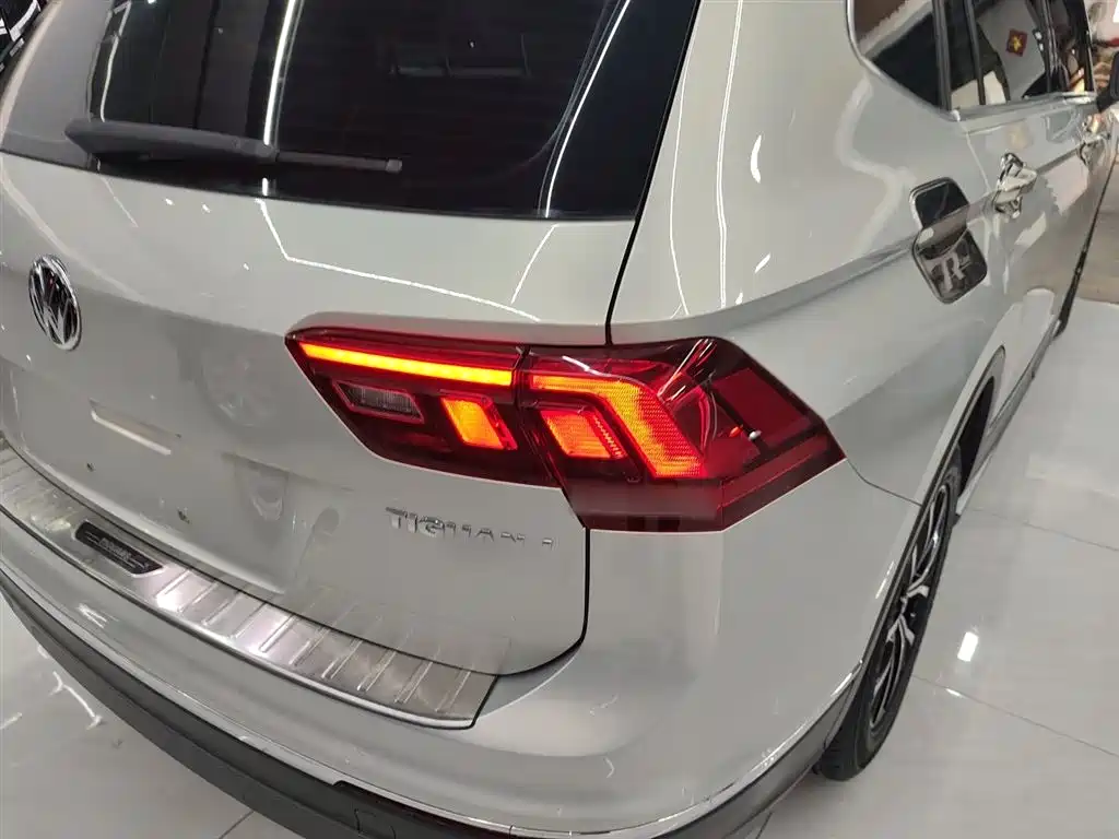 Volkswagen Tiguan L 2018 — фото 8