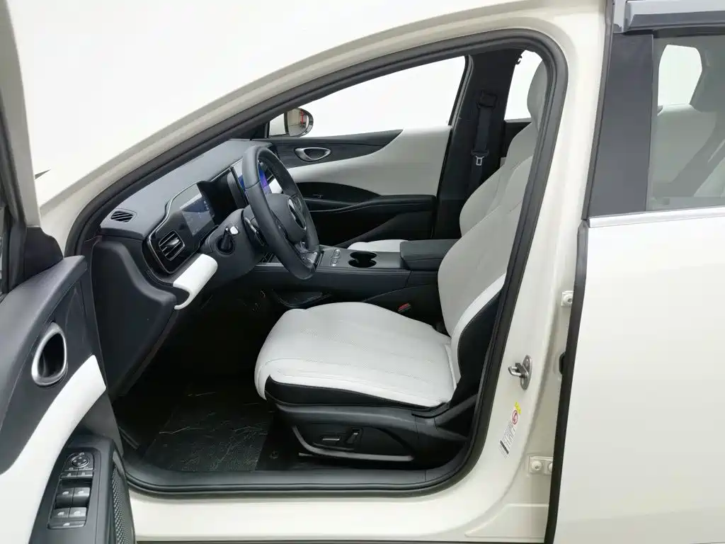 BYD Seal 06 2025 — фото 10