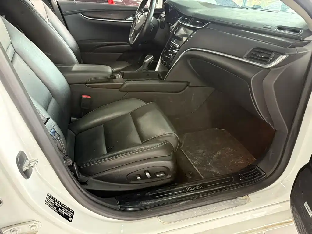 Cadillac XTS 2018 — фото 13
