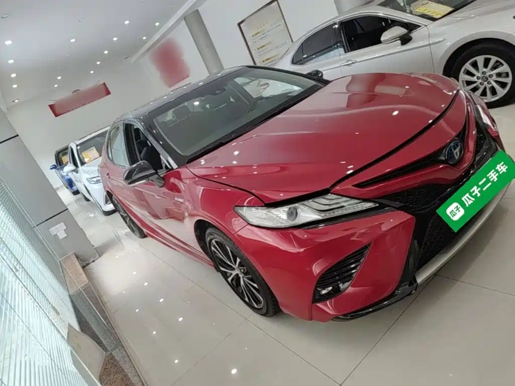 Toyota Camry 2019 — фото 4