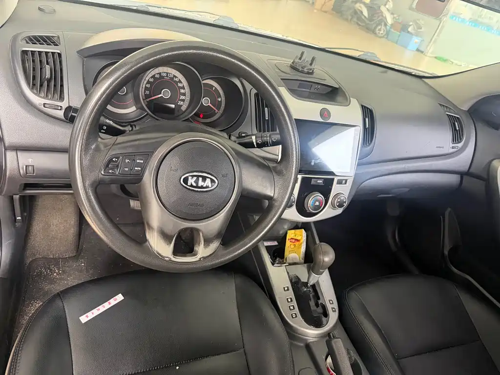 Kia Forte 2010 — фото 12