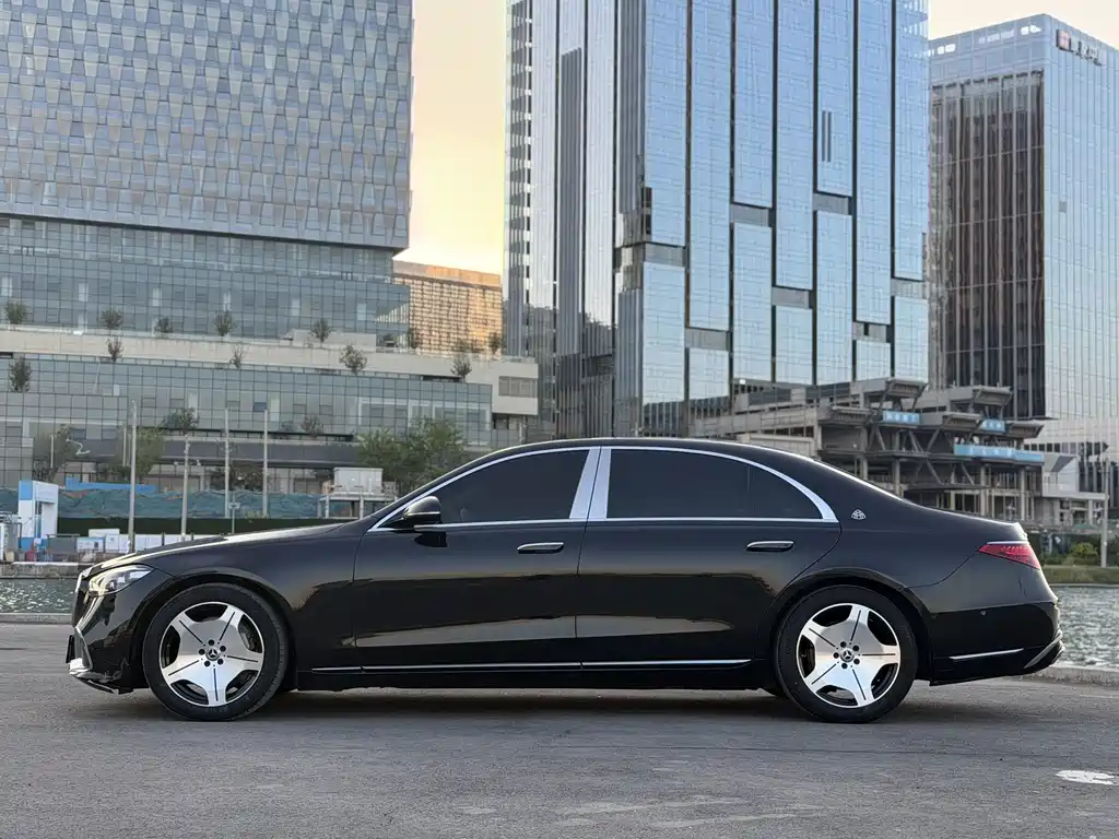 Mercedes-Benz S-Class 2022