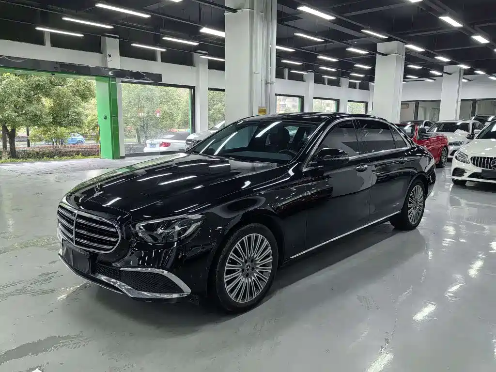 Mercedes-Benz E-Class 2022