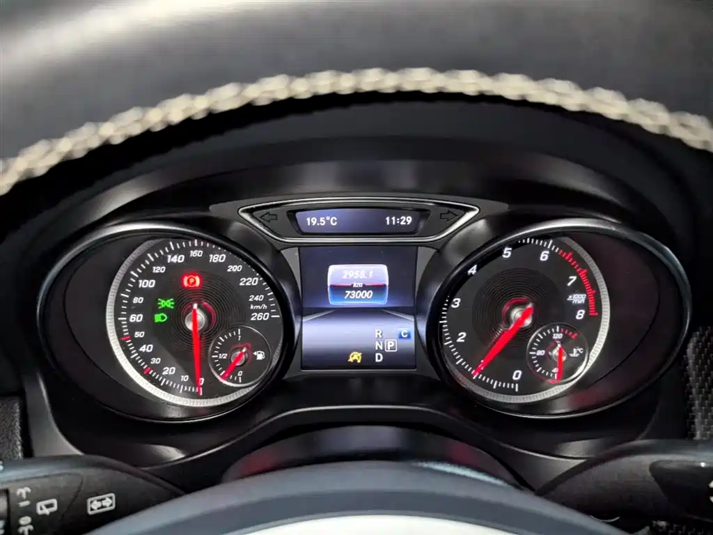 Mercedes-Benz GLA 2018 — фото 12