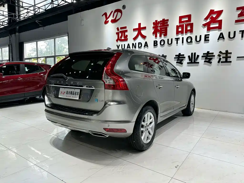 Volvo XC60 2017 — фото 16