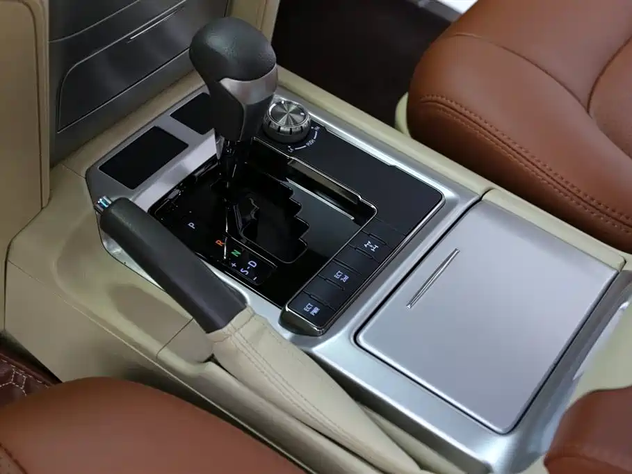Toyota Land Cruiser 2017 — фото 13