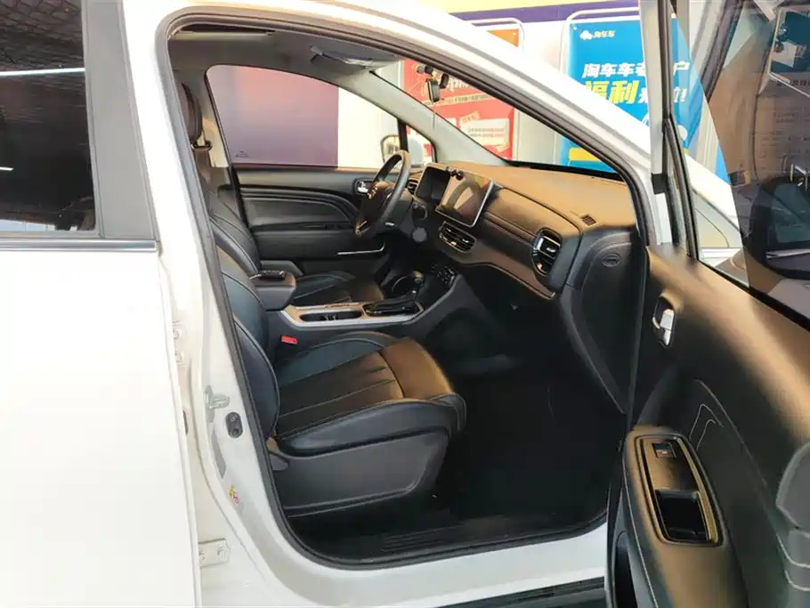 GAC Motor Trumpchi GS3 2023 — фото 8