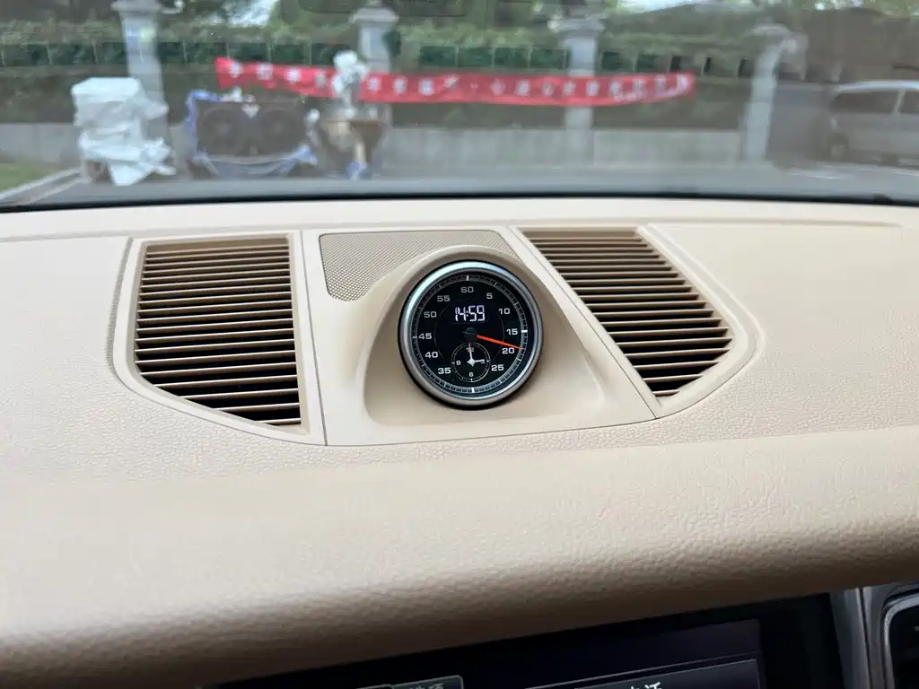 Porsche Macan 2015 — фото 19