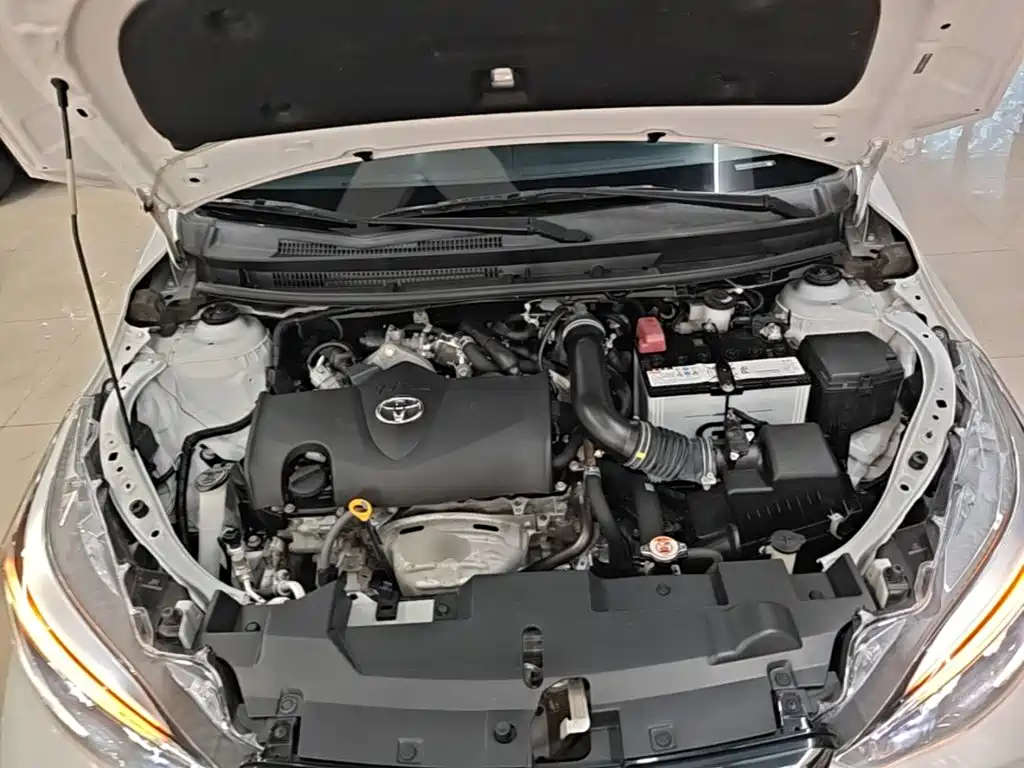 Toyota Yaris L 2022 — фото 20