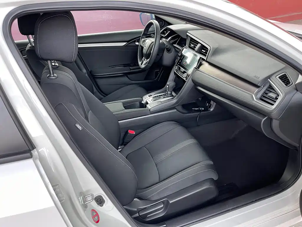 Honda Civic 2019 — фото 10