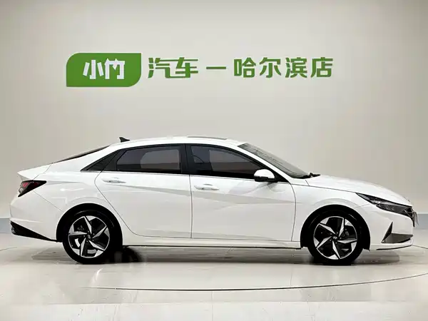 Hyundai Elantra 2022