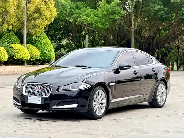 Jaguar XF 2015