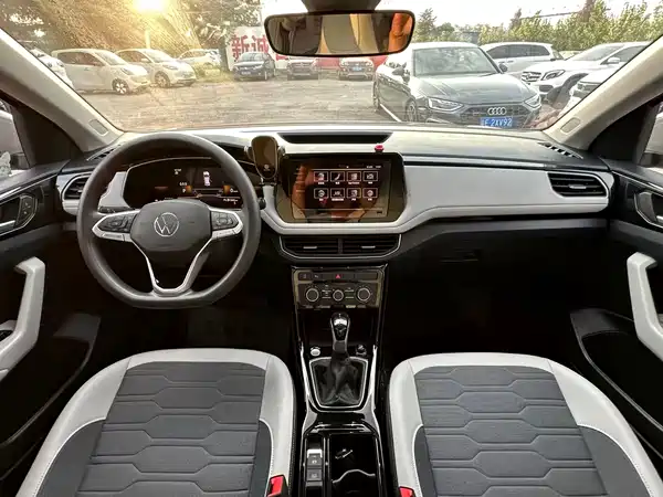 Volkswagen Tharu 2025