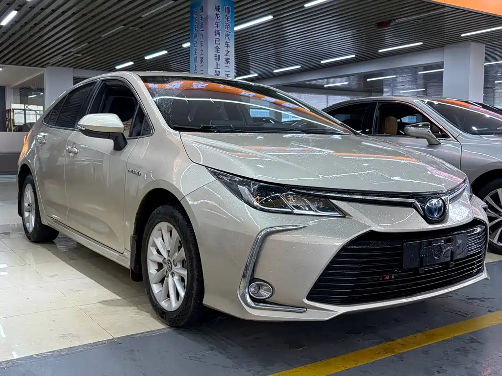 Toyota Corolla 2021 — фото 1