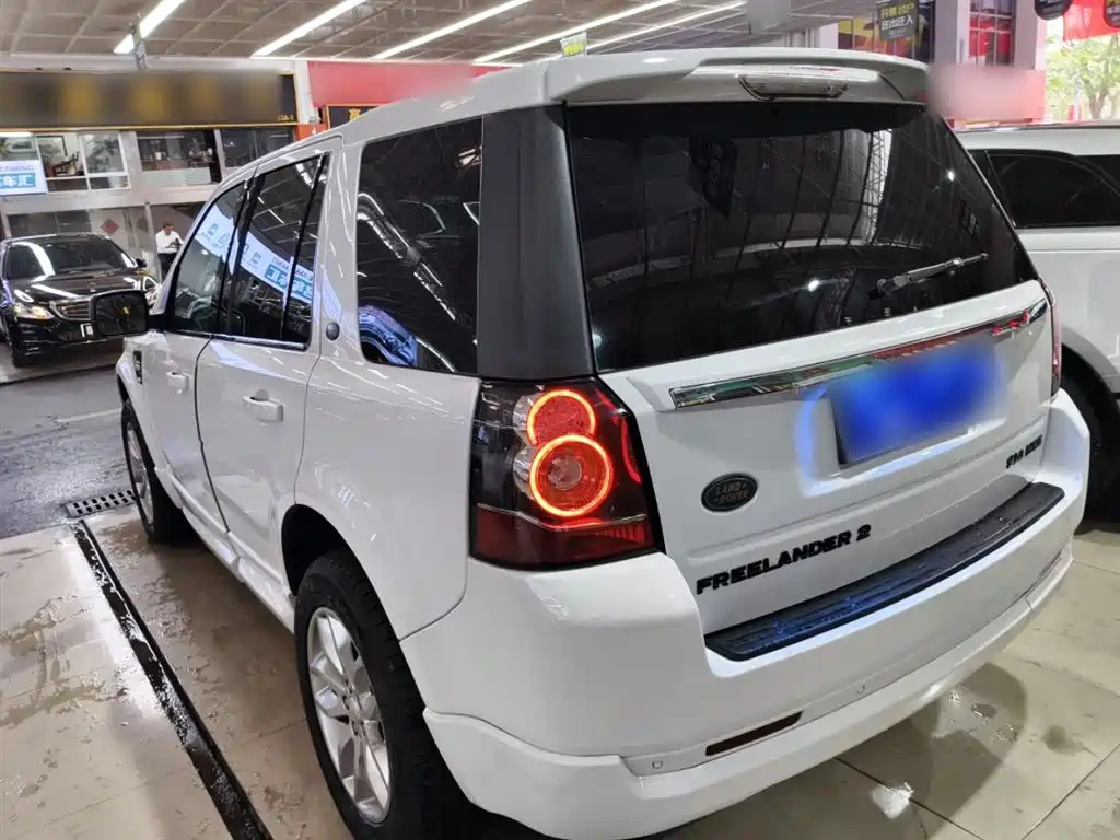 Land Rover Freelander 2 2014 — фото 23