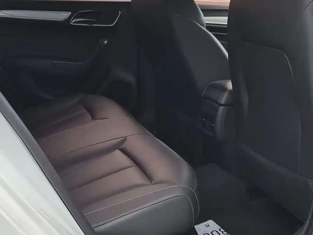 Roewe i6 New Energy 2018 — фото 11