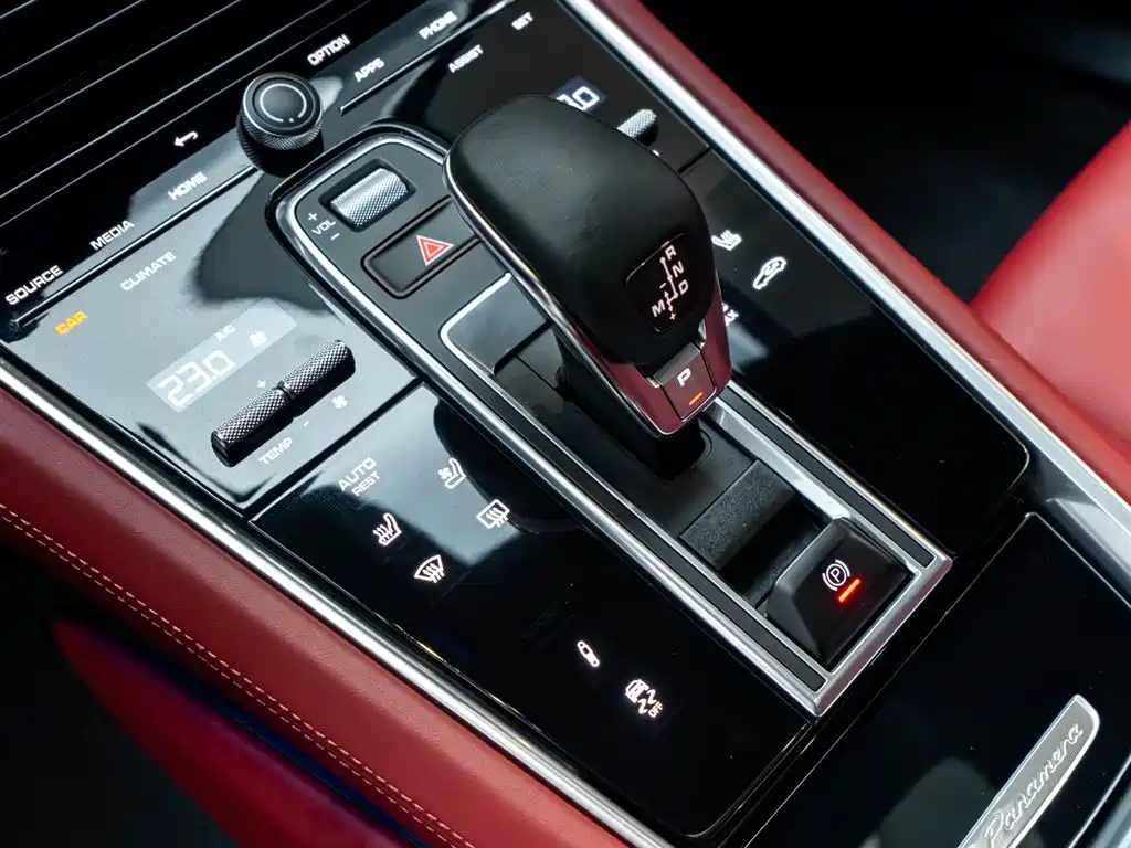 Porsche Panamera 2024 — фото 17