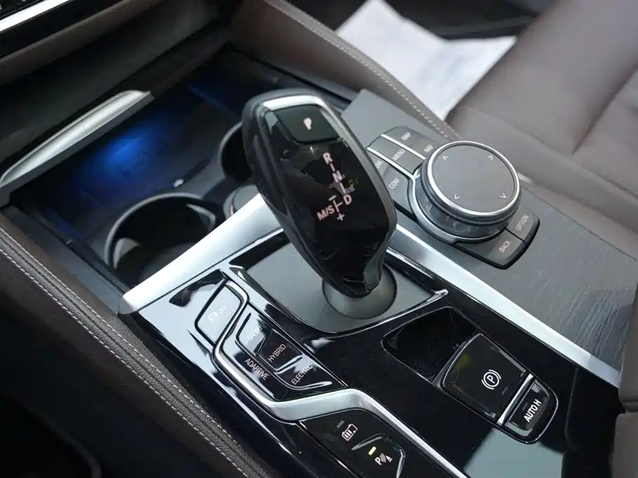 BMW 5 Series New Energy 2022 — фото 11