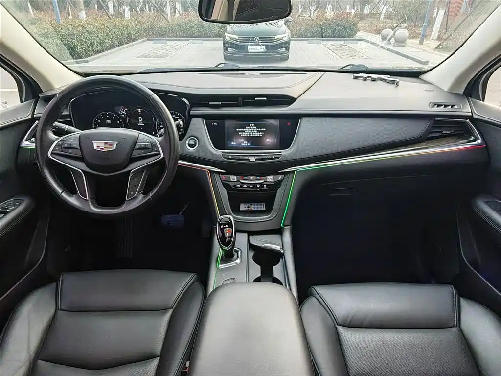 Cadillac XT5 2018 — фото 15