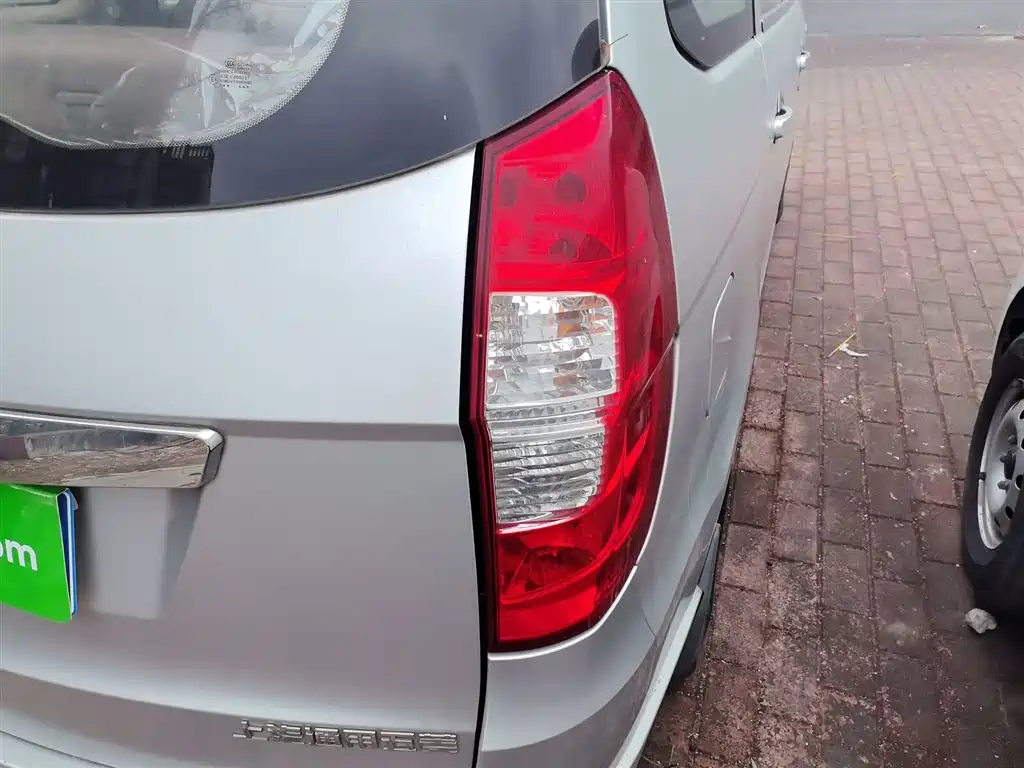Wuling Hongguang 2015 — фото 24