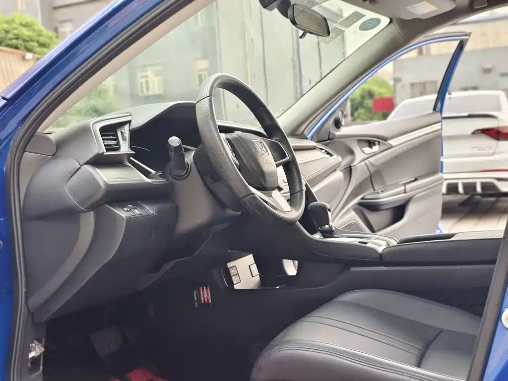 Honda Civic 2019 — фото 11