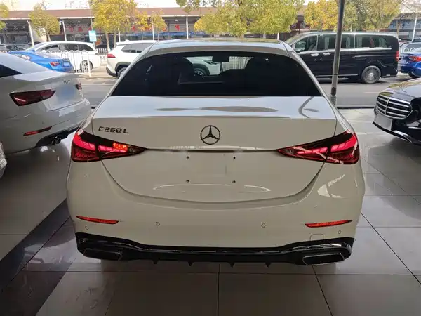 Mercedes-Benz C-Class 2024