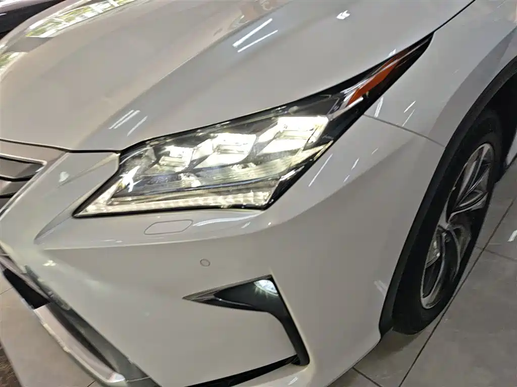 Lexus RX 2018 — фото 24