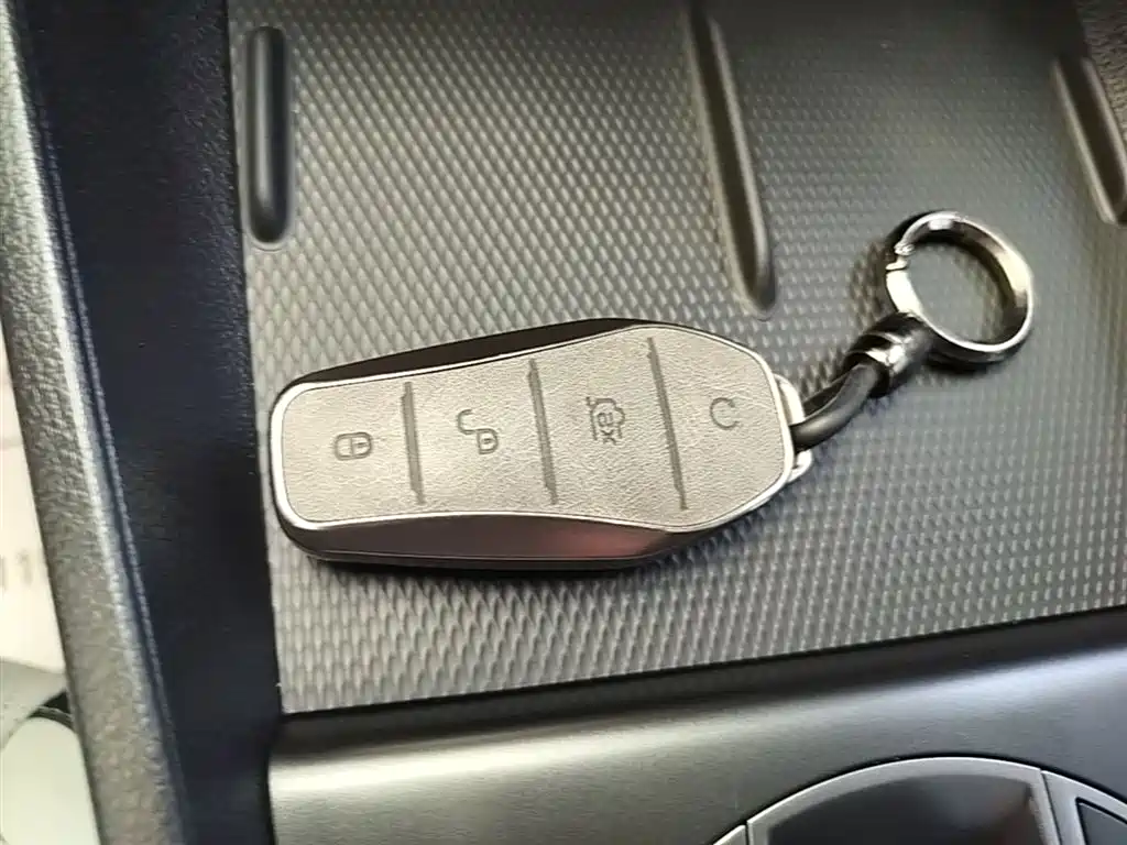 BYD Seal 05 DM-i 2025 — фото 9