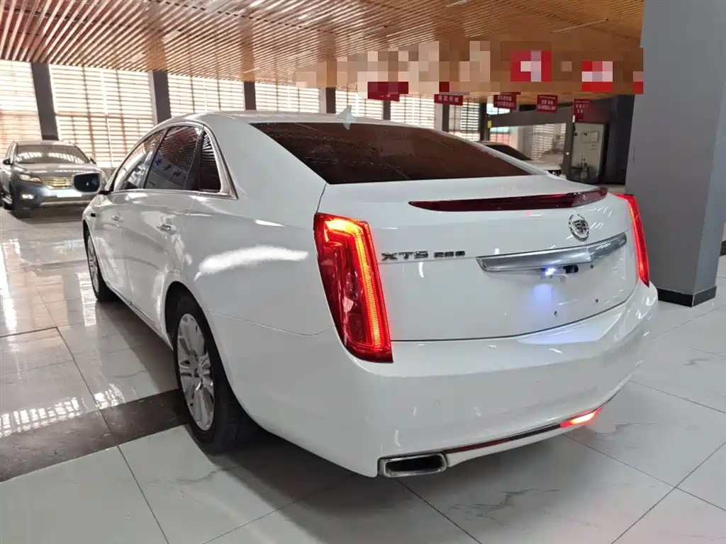 Cadillac XTS 2014 — фото 23