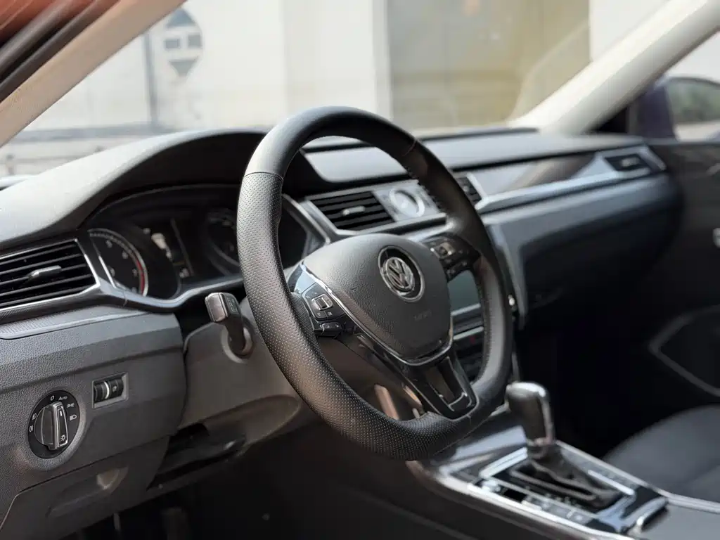 Volkswagen Passat 2017 — фото 4