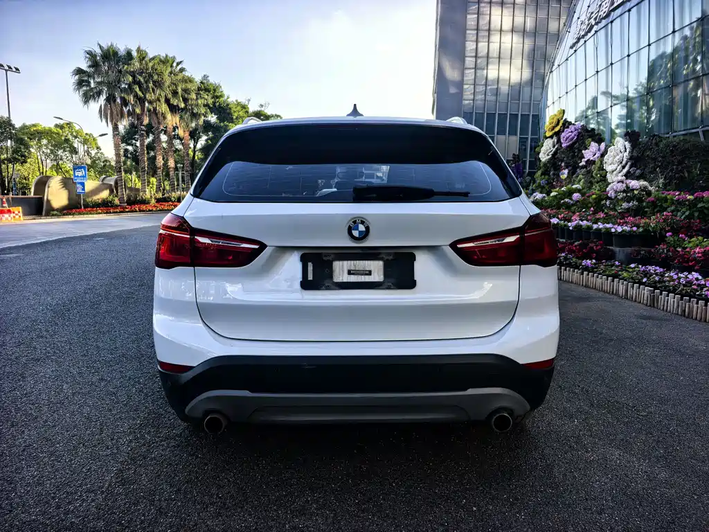 BMW X1 2017 — фото 14