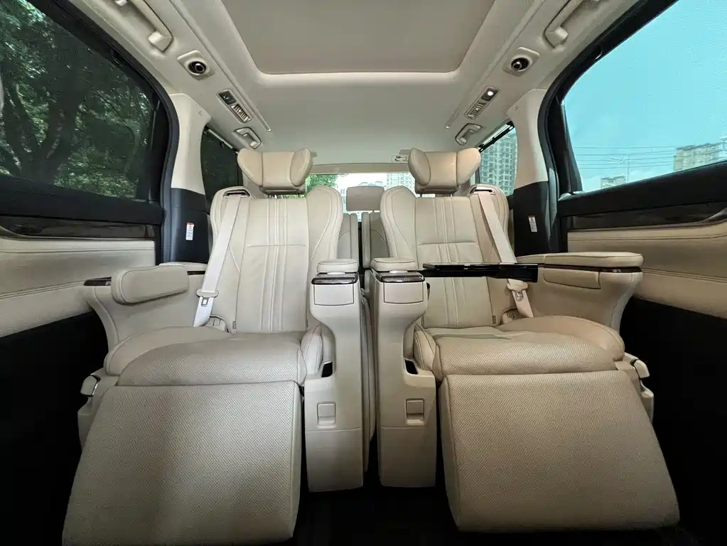 Toyota Vellfire 2021 — фото 13