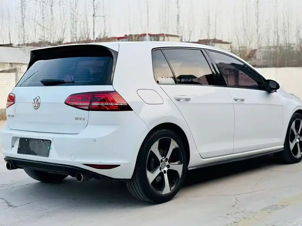 Volkswagen Golf GTI 2018 — фото 6