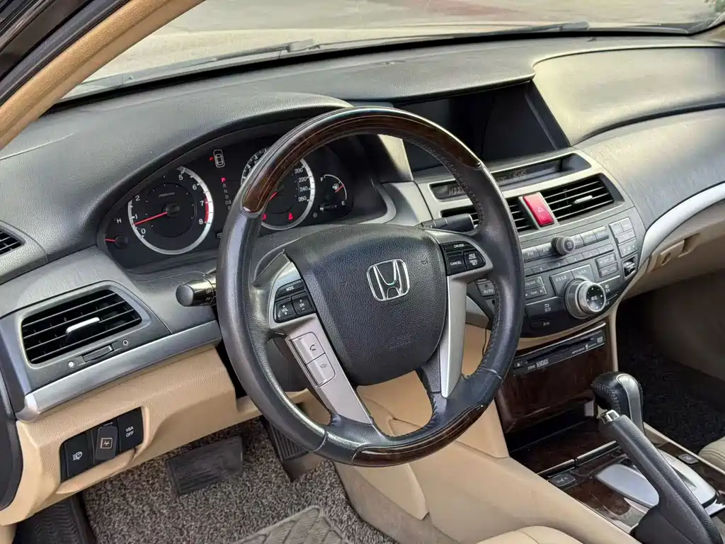 Honda Accord 2010 — фото 6
