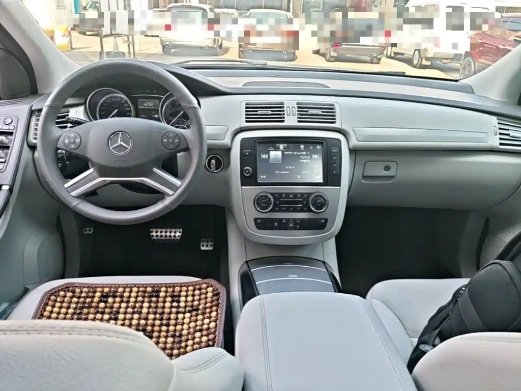Mercedes-Benz R-Class 2016 — фото 10