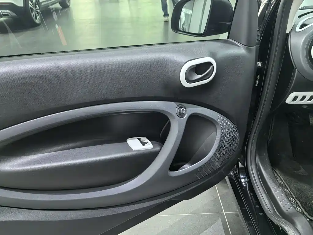 smart Fortwo 2018 — фото 8