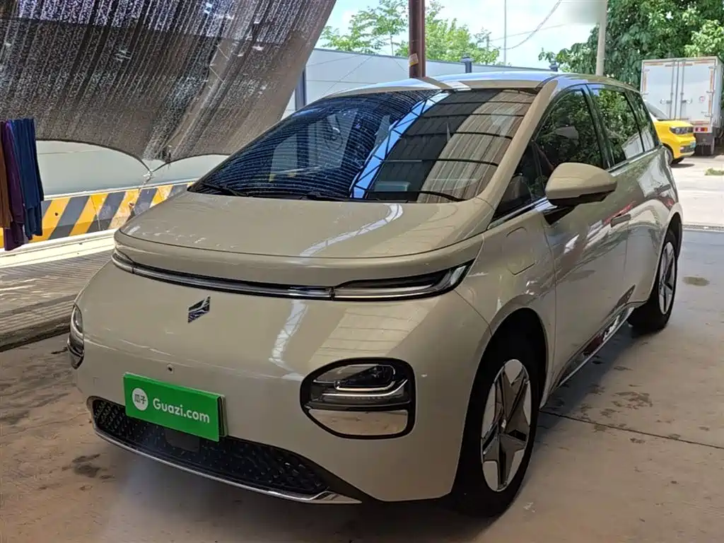 Baojun Yunduo 2023