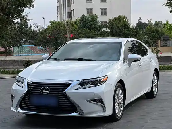Lexus ES 2015