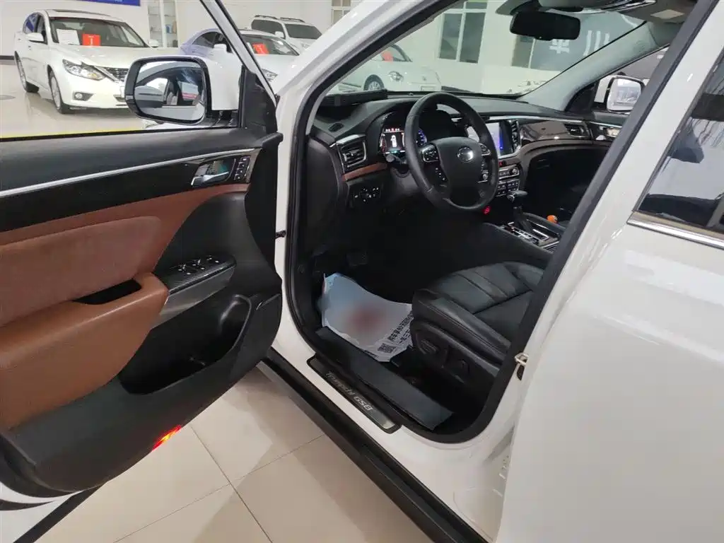 GAC Motor Trumpchi GS8 2017 — фото 16