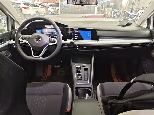 Volkswagen Golf 2023